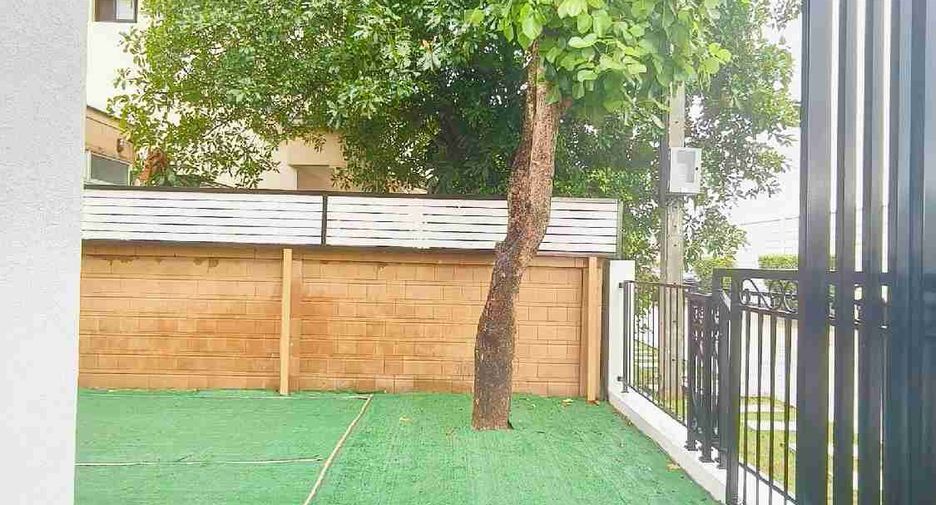 For sale 3 bedrooms house in Khlong Sam Wa, Bangkok