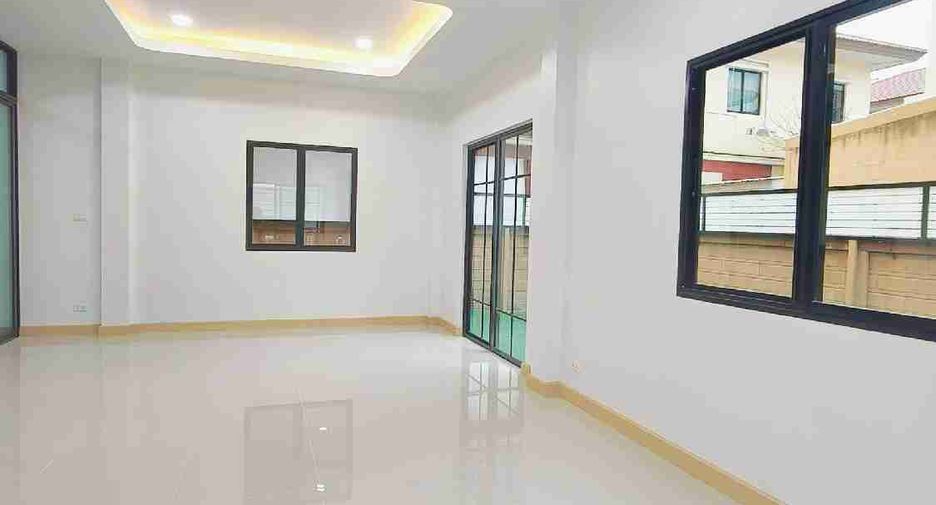 For sale 3 bedrooms house in Khlong Sam Wa, Bangkok