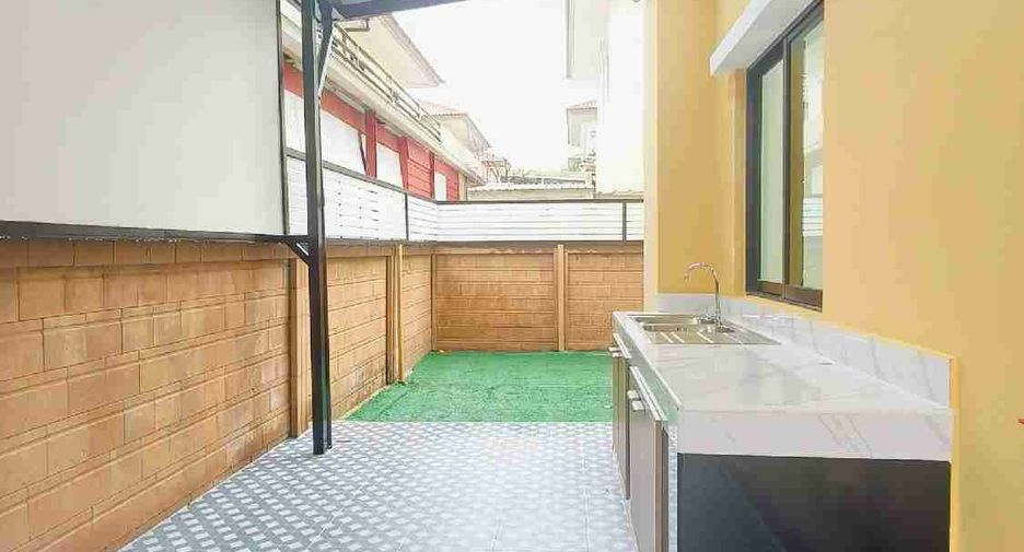For sale 3 bedrooms house in Khlong Sam Wa, Bangkok