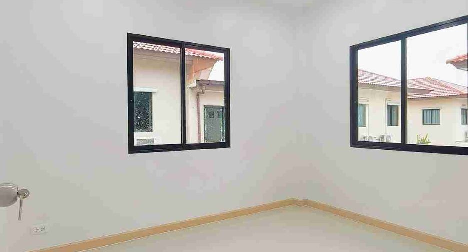 For sale 3 bedrooms house in Khlong Sam Wa, Bangkok