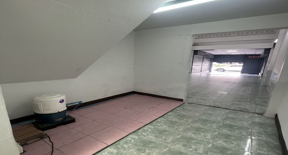 À vendre 2 chambres local commercial à Mueang Samut Prakan, Samut Prakan