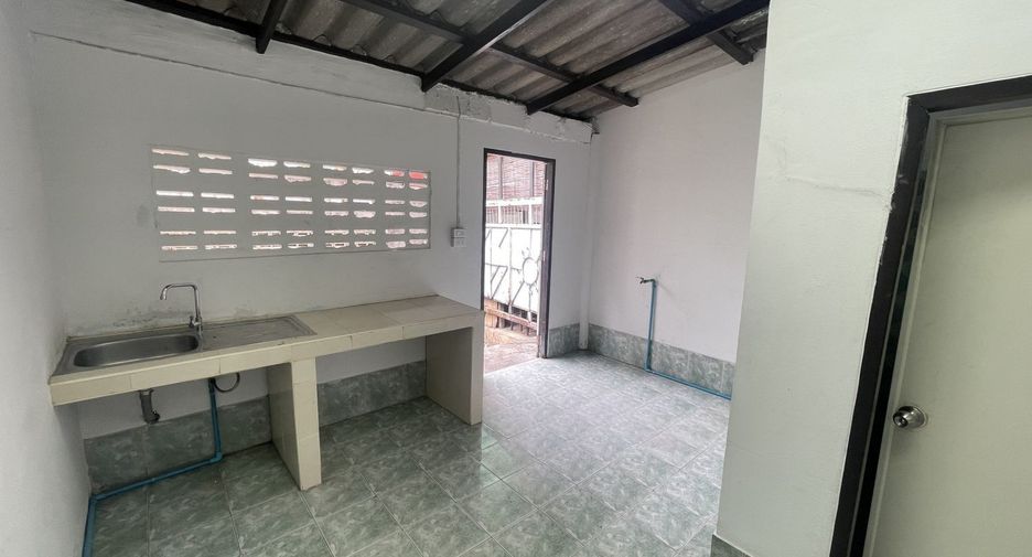 À vendre 2 chambres local commercial à Mueang Samut Prakan, Samut Prakan