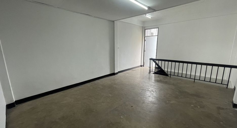 À vendre 2 chambres local commercial à Mueang Samut Prakan, Samut Prakan