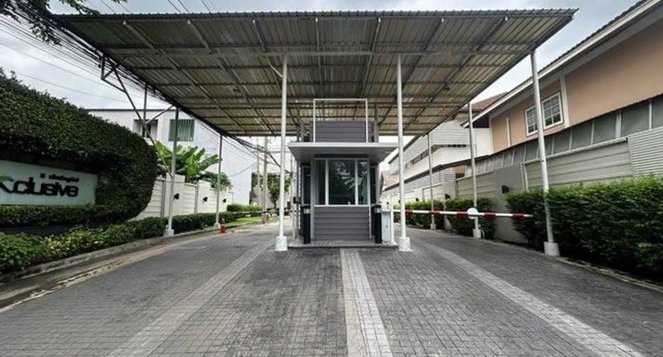 For sale 1 bed townhouse in Bang Bua Thong, Nonthaburi