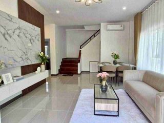 À vendre 4 chambres maison à Min Buri, Bangkok