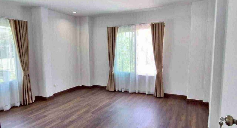 À vendre 4 chambres maison à Min Buri, Bangkok