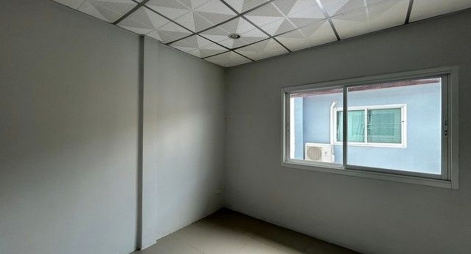 For sale 3 bedrooms townhouse in Sai Noi, Nonthaburi