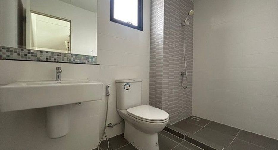 Casa adosada en venta de 4 habitaciones en Bang Bua Thong, Nonthaburi