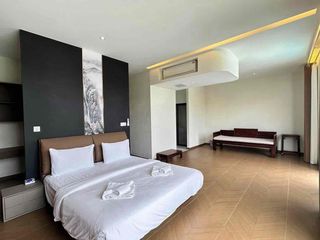 For rent 7 bedrooms villa in Bang Lamung, Chonburi
