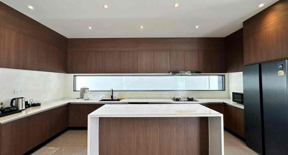 For rent 7 bedrooms villa in Bang Lamung, Chonburi