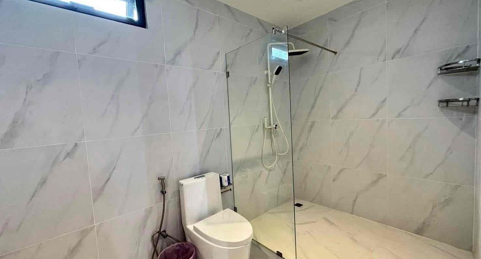 For rent 7 bedrooms villa in Bang Lamung, Chonburi