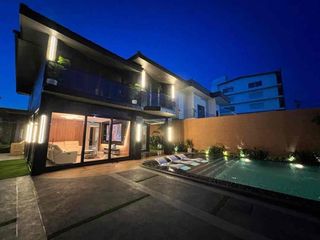 For rent 7 bedrooms villa in Bang Lamung, Chonburi