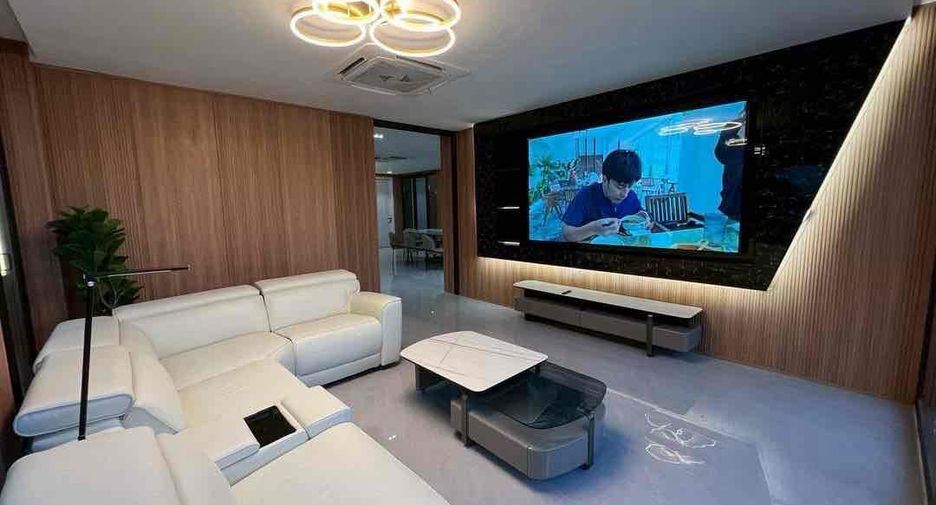 For rent 7 bedrooms villa in Jomtien, Pattaya