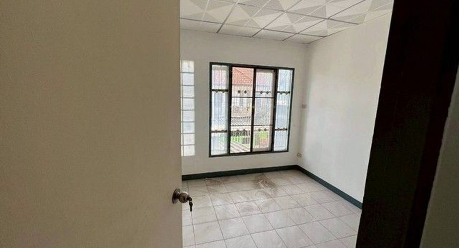 For sale 3 bedrooms townhouse in Bang Bua Thong, Nonthaburi