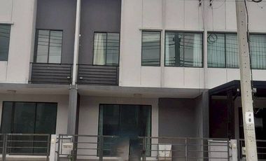 Casa adosada en venta de 3 habitaciones en Bang Bua Thong, Nonthaburi