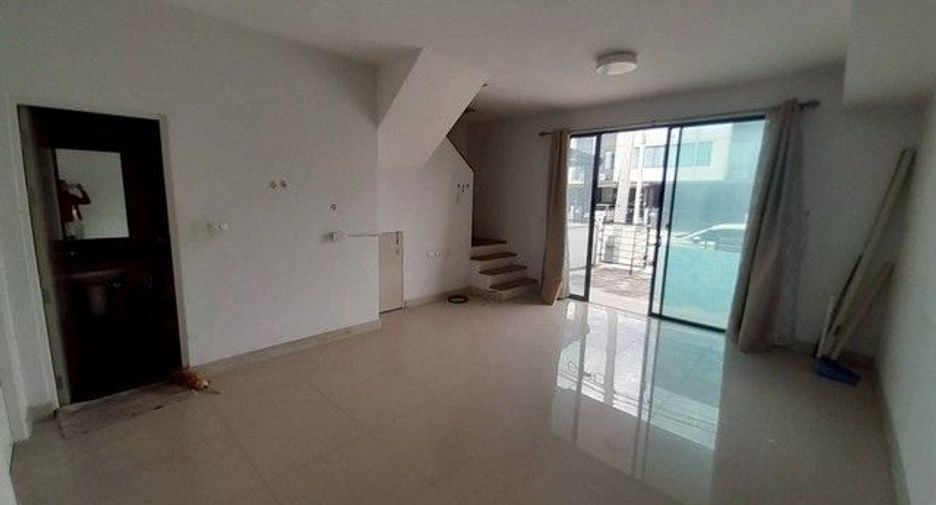 Casa adosada en venta de 3 habitaciones en Bang Bua Thong, Nonthaburi