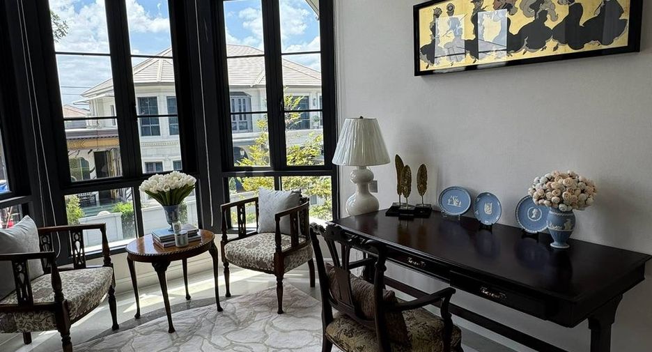 For rent and for sale 4 bedrooms house in Bang Kapi, Bangkok