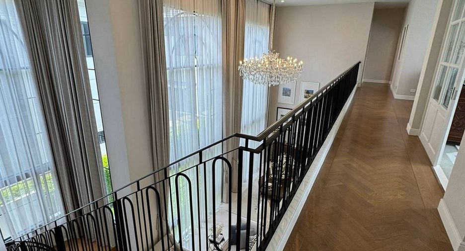 For rent and for sale 4 bedrooms house in Bang Kapi, Bangkok