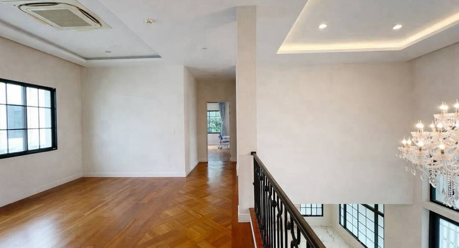 For sale 4 bedrooms house in Suan Luang, Bangkok