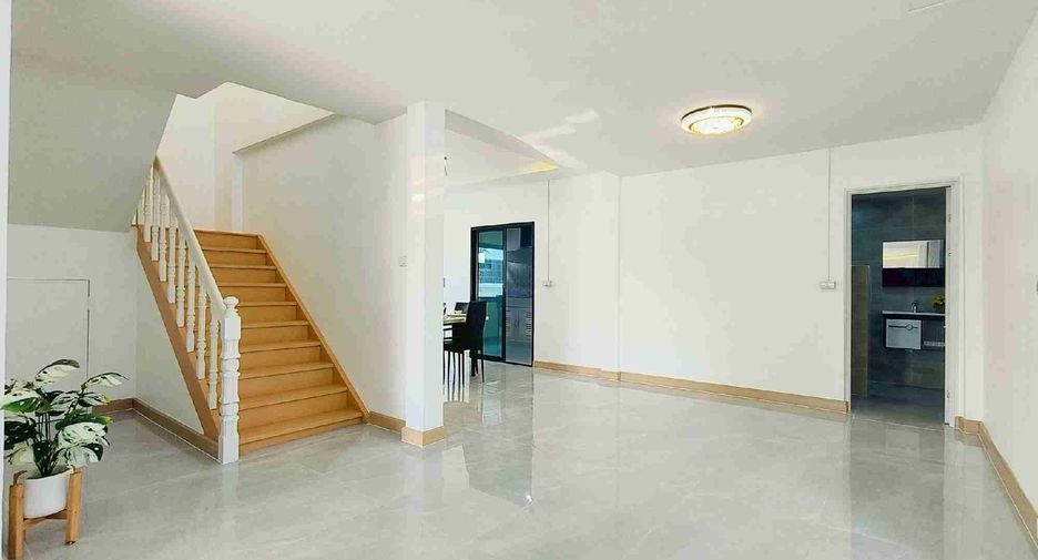 Casa en venta de 4 habitaciones en Khlong Sam Wa, Bangkok