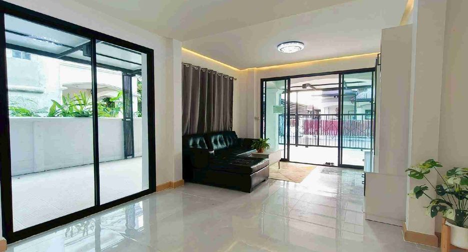 Casa en venta de 4 habitaciones en Khlong Sam Wa, Bangkok
