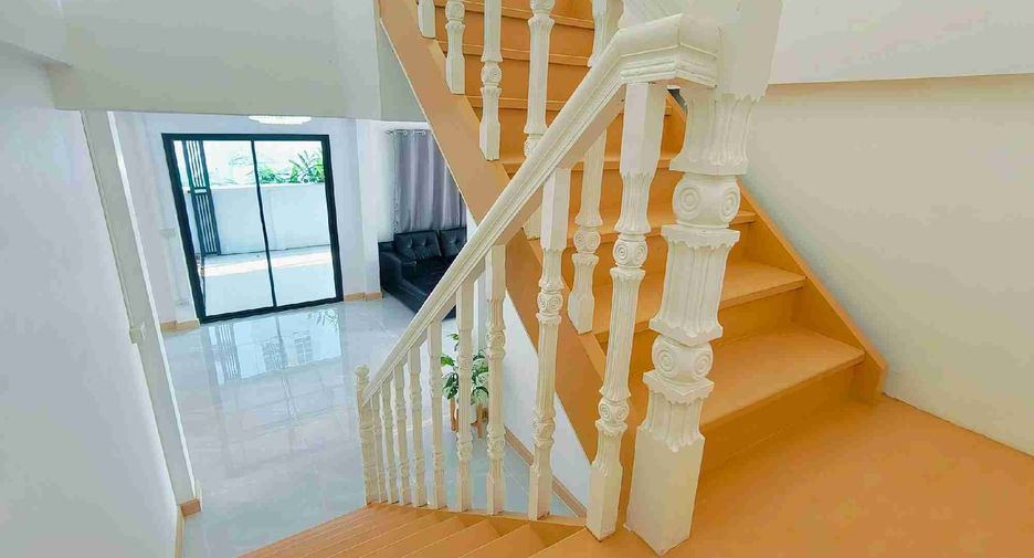 Casa en venta de 4 habitaciones en Khlong Sam Wa, Bangkok