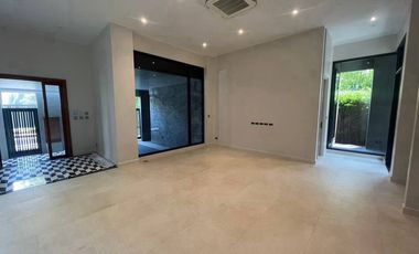 For rent and for sale 5 bedrooms house in Suan Luang, Bangkok