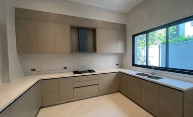 For rent and for sale 5 bedrooms house in Suan Luang, Bangkok