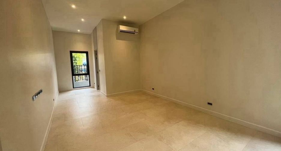 For rent and for sale 5 bedrooms house in Suan Luang, Bangkok