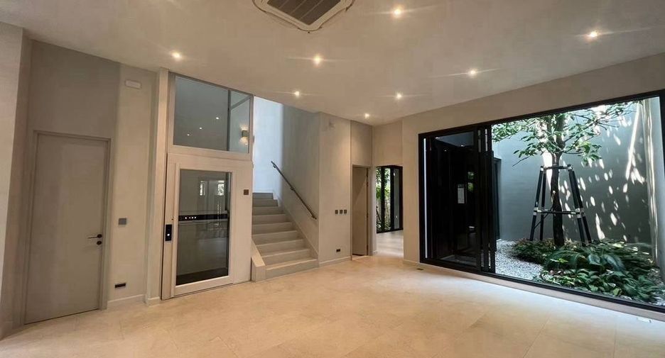 For rent and for sale 5 bedrooms house in Suan Luang, Bangkok