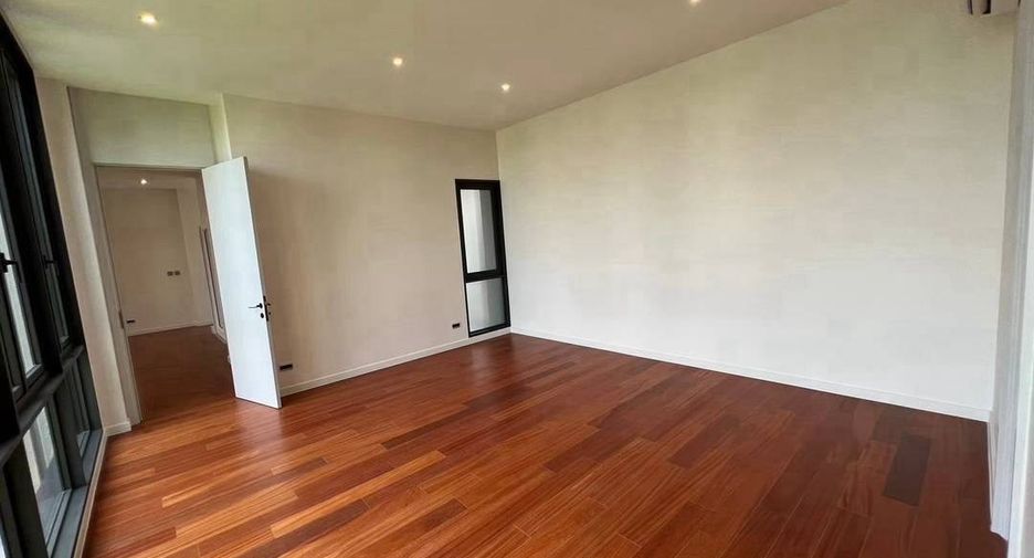 For rent and for sale 5 bedrooms house in Suan Luang, Bangkok