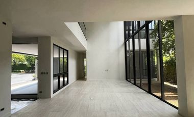 For sale 5 bedrooms house in Bang Kapi, Bangkok