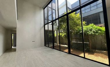 For sale 5 bedrooms house in Bang Kapi, Bangkok