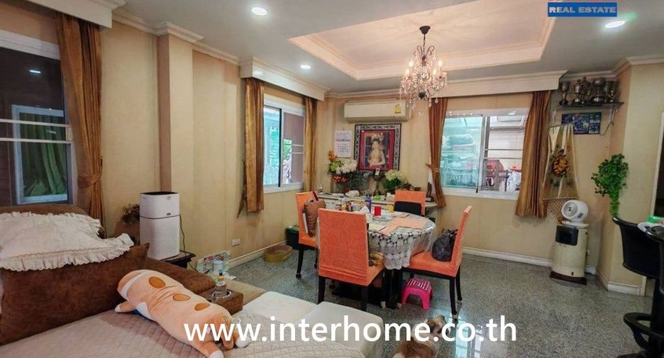 For sale 4 bedrooms house in Bang Khen, Bangkok