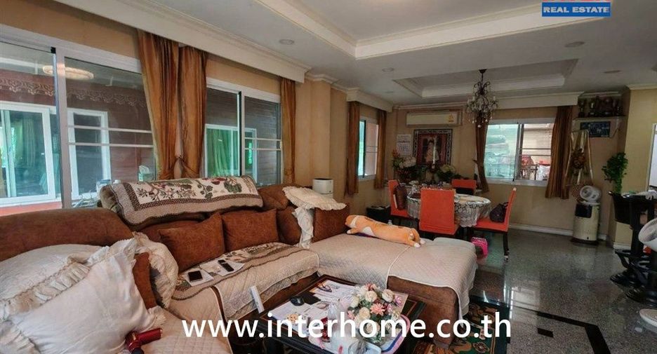 For sale 4 bedrooms house in Bang Khen, Bangkok