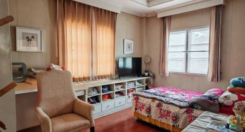 For sale 4 bedrooms house in Bang Khen, Bangkok