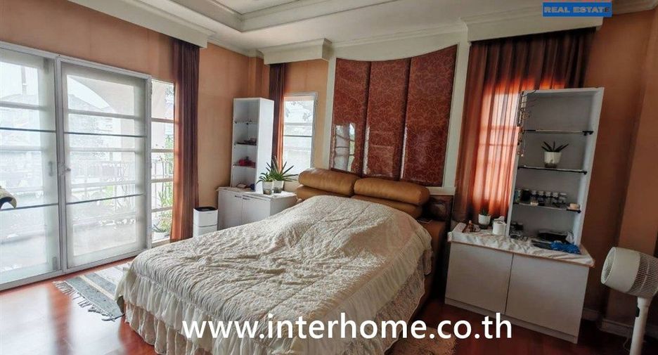 For sale 4 bedrooms house in Bang Khen, Bangkok