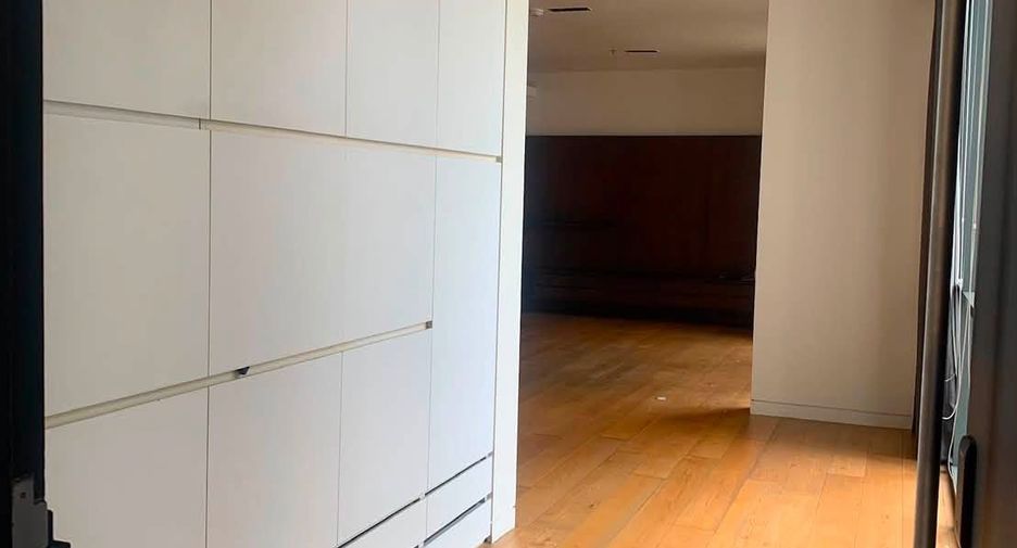 For rent 3 ベッドルーム condo in Khlong Toei, Bangkok