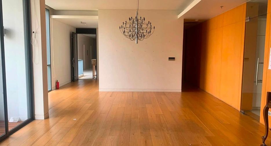 For rent 3 ベッドルーム condo in Khlong Toei, Bangkok