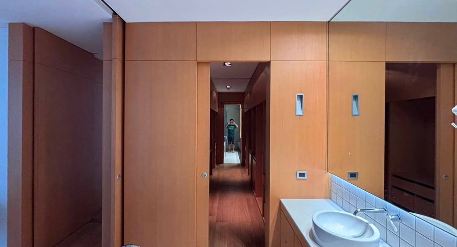 For rent 3 ベッドルーム condo in Khlong Toei, Bangkok