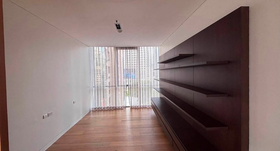For rent 3 ベッドルーム condo in Khlong Toei, Bangkok