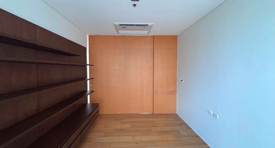 For rent 3 ベッドルーム condo in Khlong Toei, Bangkok