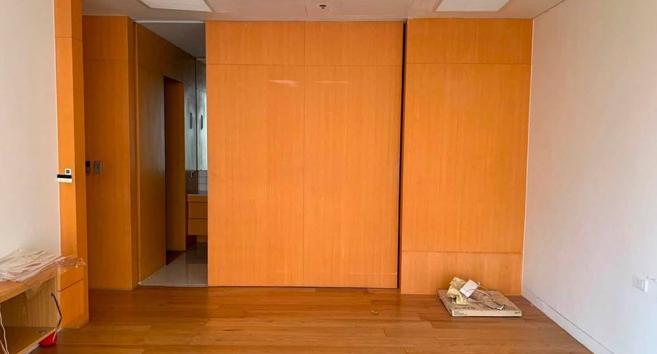 For rent 3 ベッドルーム condo in Khlong Toei, Bangkok