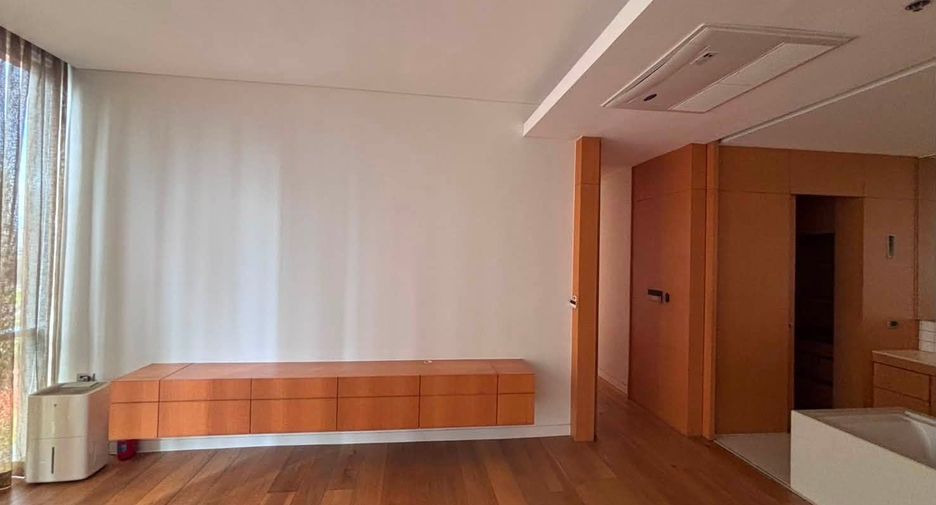 For rent 3 ベッドルーム condo in Khlong Toei, Bangkok