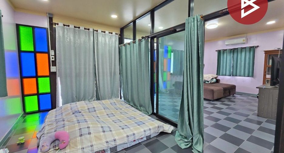For sale 4 bedrooms house in Phra Pradaeng, Samut Prakan