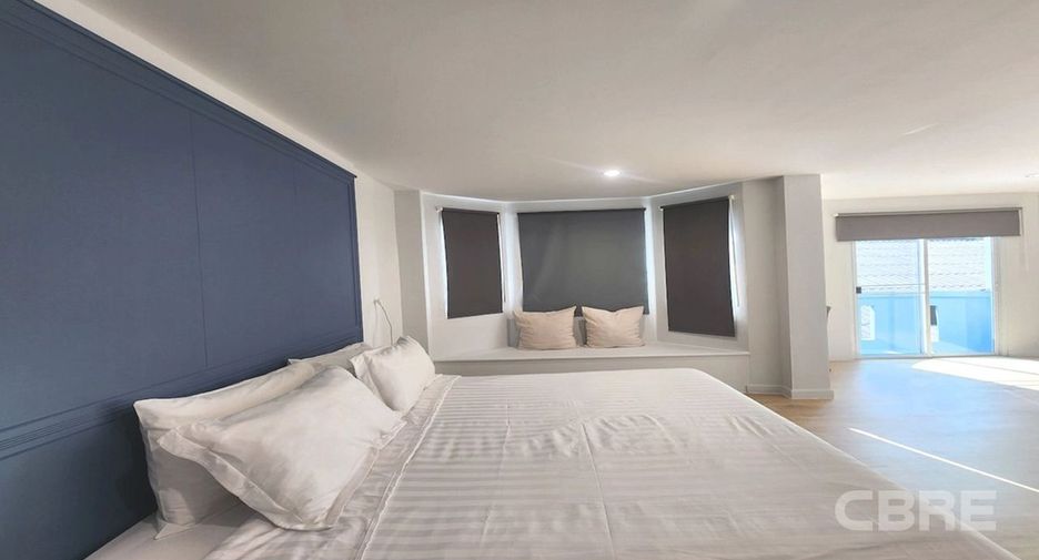 For sale 4 bedrooms house in Sathon, Bangkok