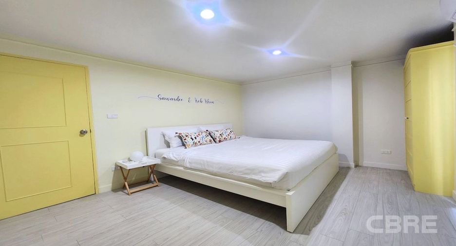 For sale 4 bedrooms house in Sathon, Bangkok