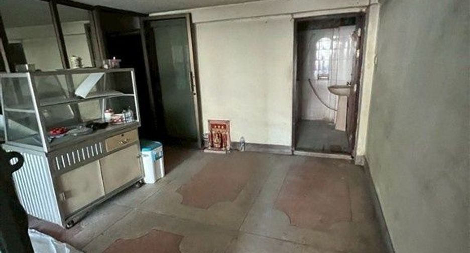 Local comercial en venta de 3 habitaciones en Bang Rak, Bangkok