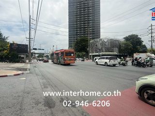 Local comercial en venta de 3 habitaciones en Bang Rak, Bangkok