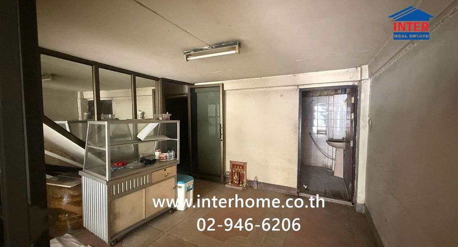 Local comercial en venta de 3 habitaciones en Bang Rak, Bangkok